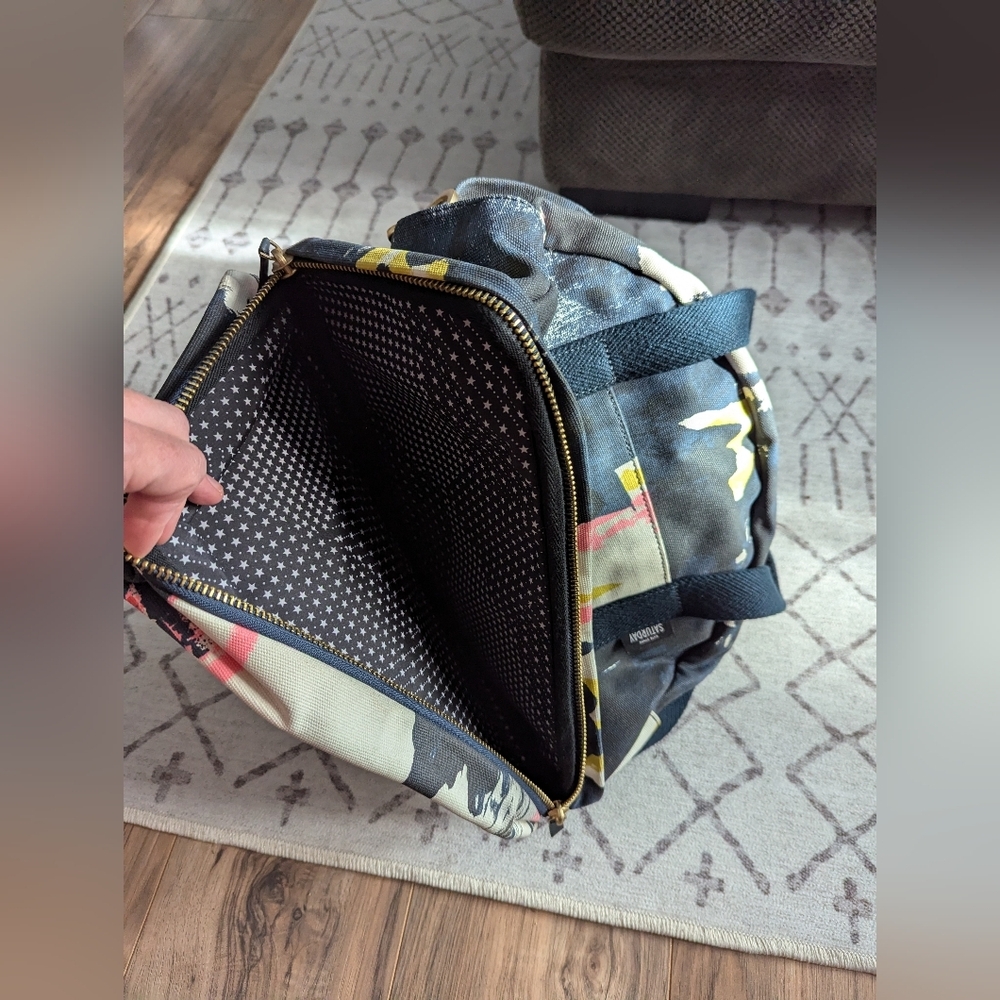 Saturday By Kate Spade Color Block Diaper Bag With Loads Of Storage. - Picture 2 of 8